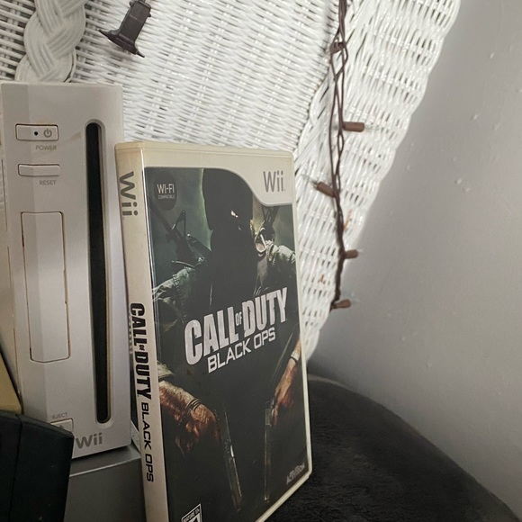 Two consults With two controllers and two games - Picture 1 of 2
